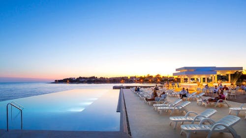 Aminess Vival Maestral Hotel - Ultra last minute leto u Novigradu, Novigrad, Istra, Hrvatska - 76.046 RSD - 3x noćenje u dvokrevetnoj Superior sobi sa balkonom za 2 osobe (1 dete do 9,99 godina besplatno), Polupansion