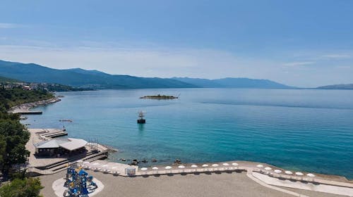 Aminess Vival Casa Lišanj - Last minute all inclusive light letnji odmor - Posebna ponuda, Novi Vinodolski, Hrvatska - 64.428 RSD - 7x noćenje u Comfort dvokrevetnoj sobi sa balkonom za 2 osobe (1 dete do 14,99 godina besplatno), All inclusive light