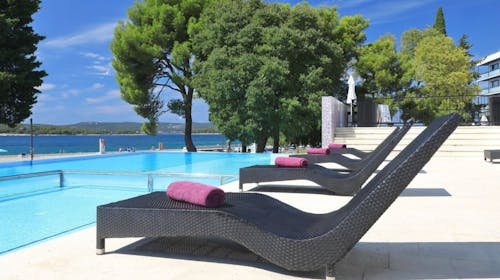 Ilirija Resort - Hotel Kornati - Avgustovsko leto sa punim pansionom - Posebna akcijska cena, Biograd na Moru, Dalmacija, Hrvatska - 106.668 RSD - 5x noćenje u dvokrevetnoj Comfort plus sobi za 2 osobe (1 dete do 12 godina i 1 dete do 7 godina besplatno), Pun pansion