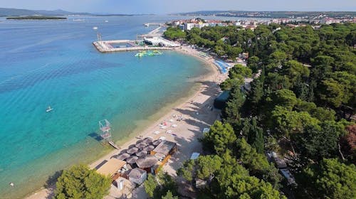 Ilirija Resort - Hotel Ilirija - Avgustovsko letovanje sa punim pansionom u Biogradu - Posebna akcija, Biograd na Moru, Dalmacija, Hrvatska - 166.515 RSD - 7x noćenja u dvokrevetnoj Superior sobi za 2 osobe (1 dete do 12 godina i 1 dete do 7 godina besplatno), Pun pansion