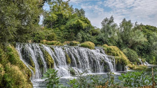 Villa Koćuša - Letnji odmor na prelepoj reci Trebižat, Ljubuški, Bosna i Hercegovina - 24.061 RSD - 2x noćenje u trokrevetnoj sobi za 2 osobe (1 dete do 10 godina besplatno), Doručak
