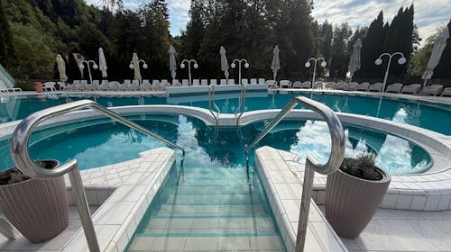 Hotel Vesna - Terme Topolšica - Bogat paket sa punim pansionom i uključenom posetom Mozirskom gaju - Posebna akcija, Topolšica, Slovenija - 31.567 RSD - 2x noćenje u dvokrevetnoj Standard sobi za 2 osobe (1 dete do 14,99 godina i 1 dete do 4,99 godina besplatno), Pun pansion