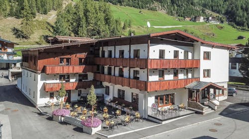 First mountain hotel Ötztal - Odmor udvoje, Längenfeld, Austrija - 67.959 RSD - 3x noćenje u dvokrevetnoj sobi sa balkonom za 2 osobe, All inclusive
