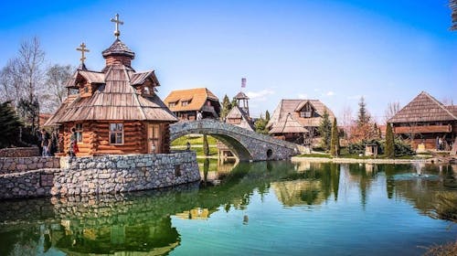 Etno Selo Stanišići - Čaroban odmor u prirodi, Bijeljina, Bosna i Hercegovina - 11.036 RSD - 1x noćenje u Hotelu Pirg ili Ras (zavisi od raspoloživosti) za 2 osobe, Doručak